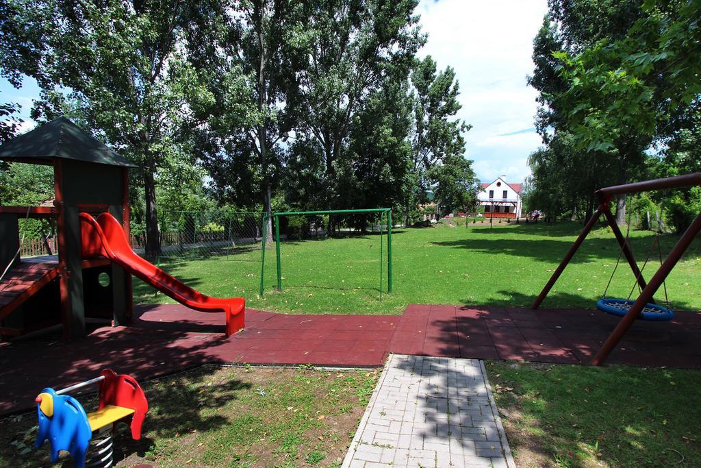 Penzión pre hostí Gesztenyes Vendeghaz Garab